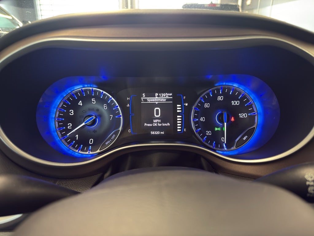 2023 Chrysler Voyager LX