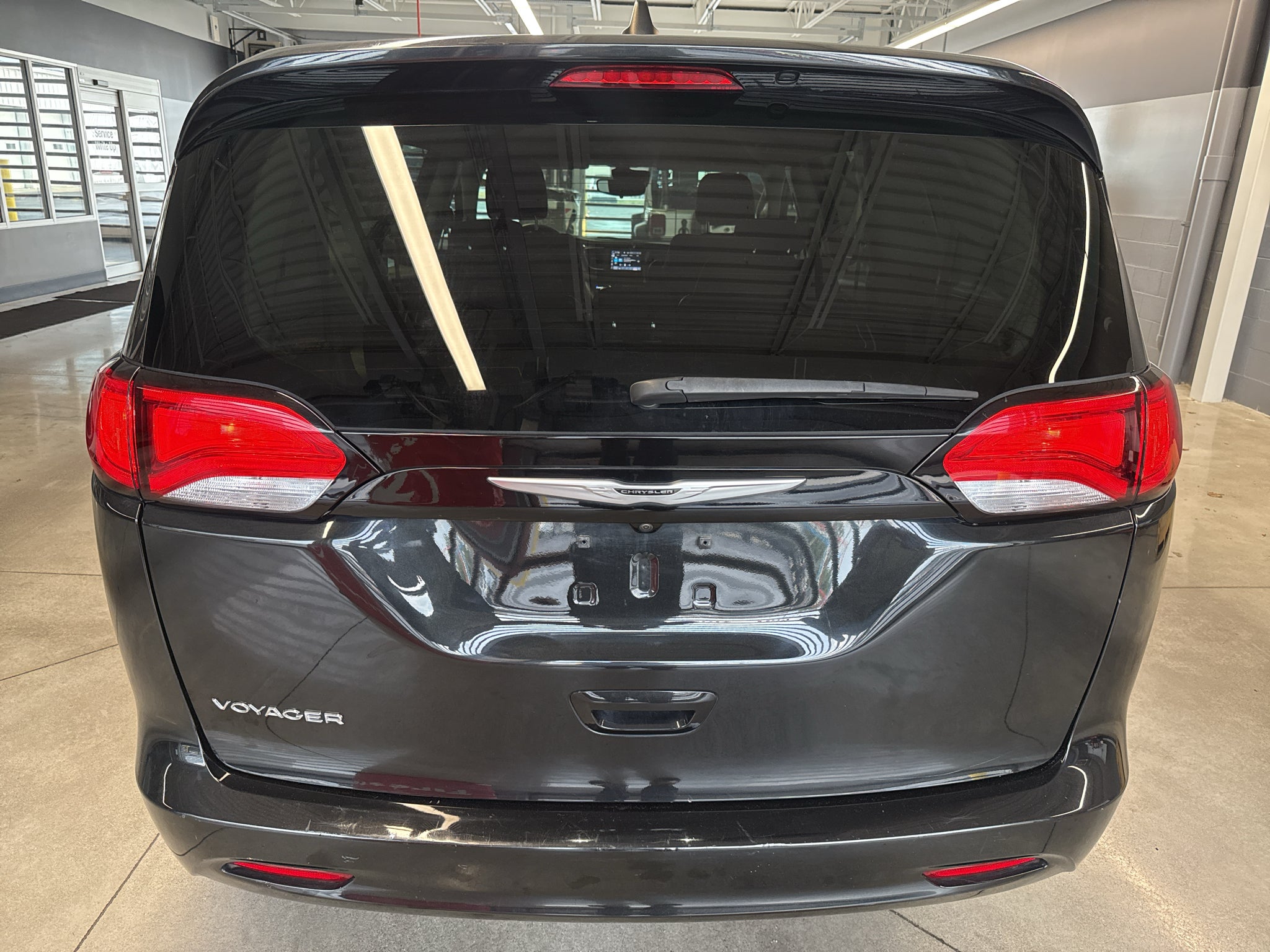 2023 Chrysler Voyager LX