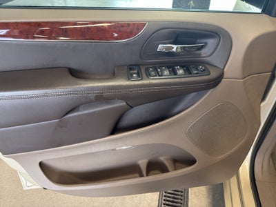 2012 Chrysler Town & Country Touring-L