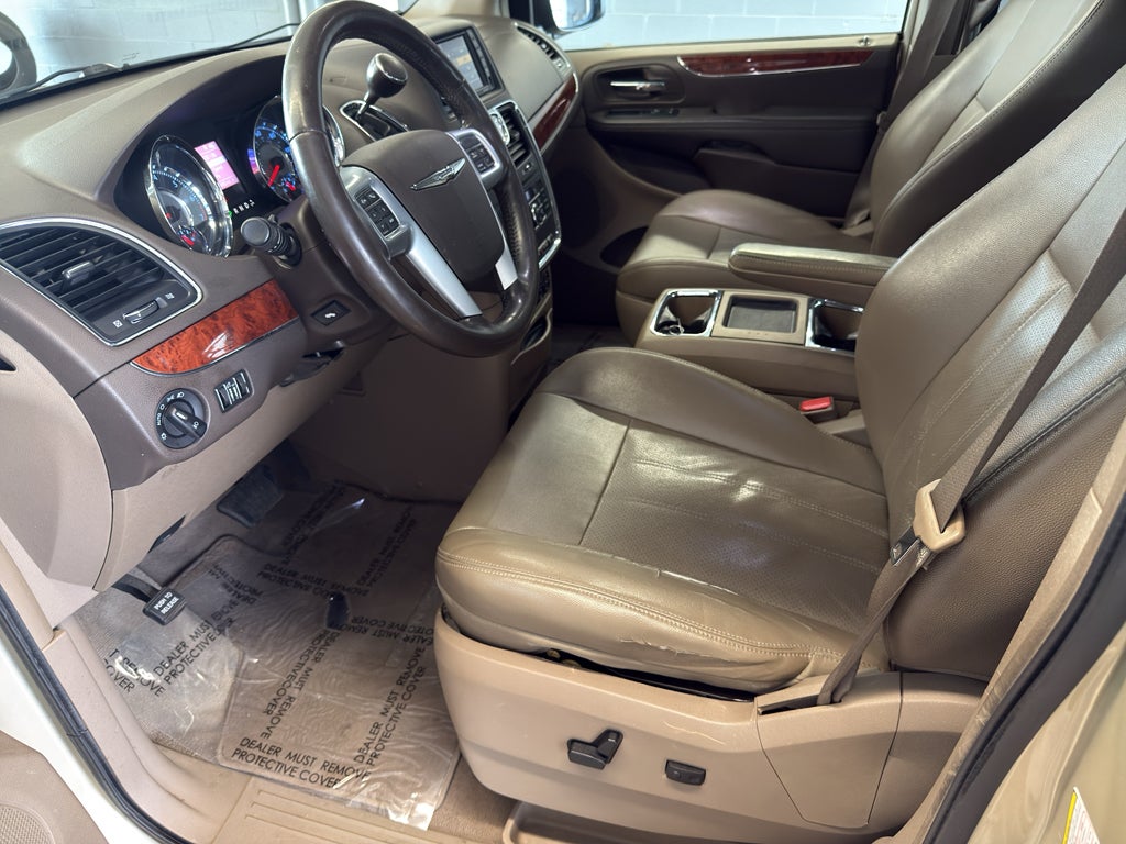 2012 Chrysler Town & Country Touring-L