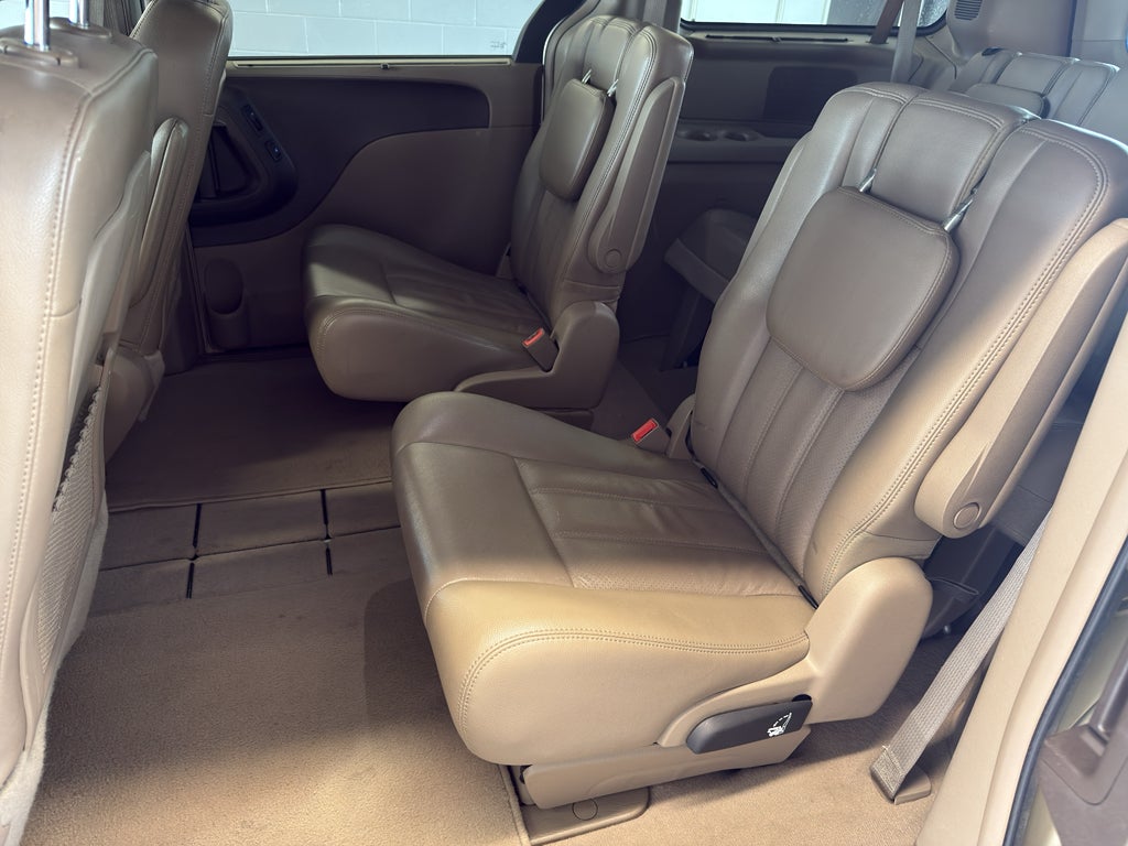 2012 Chrysler Town & Country Touring-L