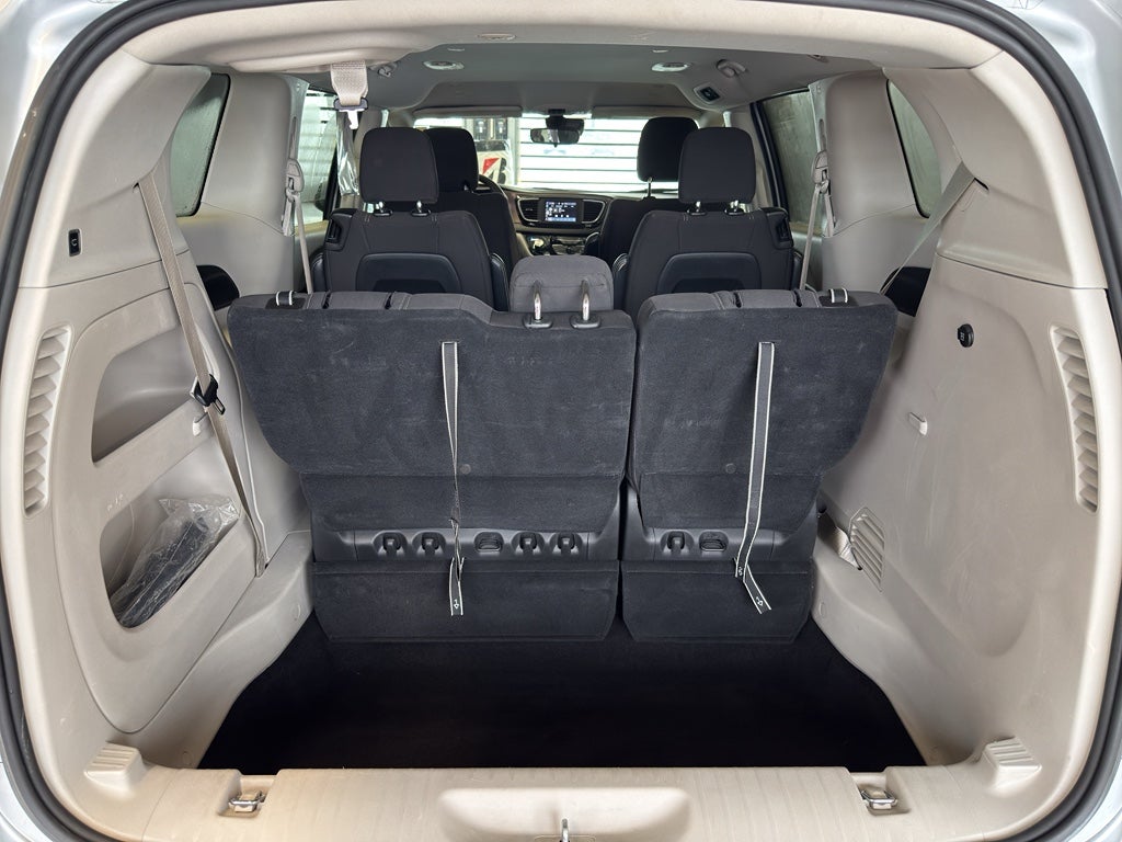 2024 Chrysler Voyager LX