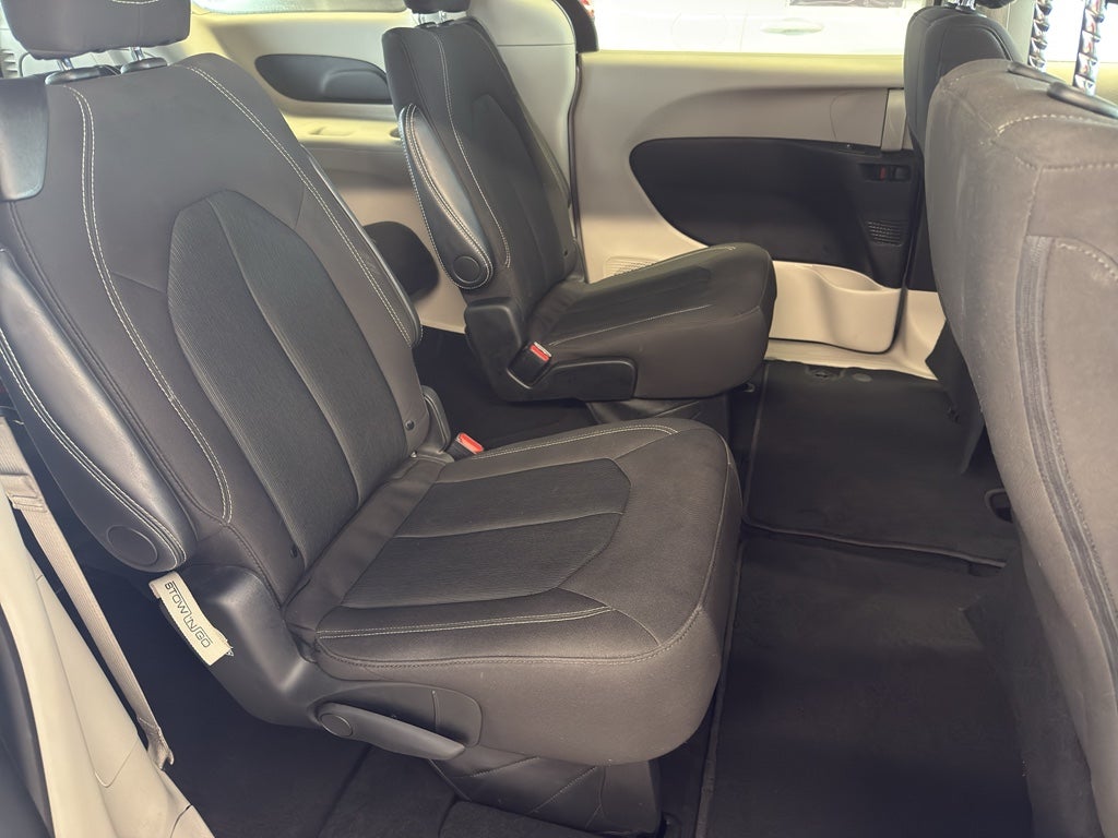 2024 Chrysler Voyager LX