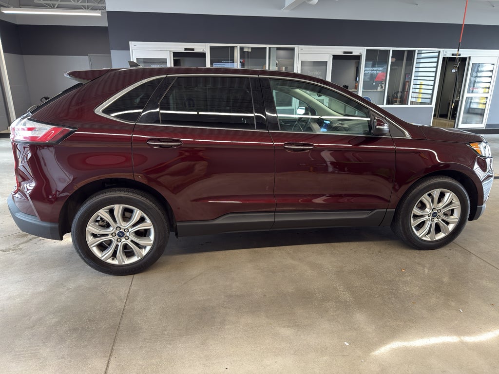 2022 Ford Edge Titanium