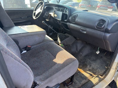 2000 Dodge Ram Pickup Base
