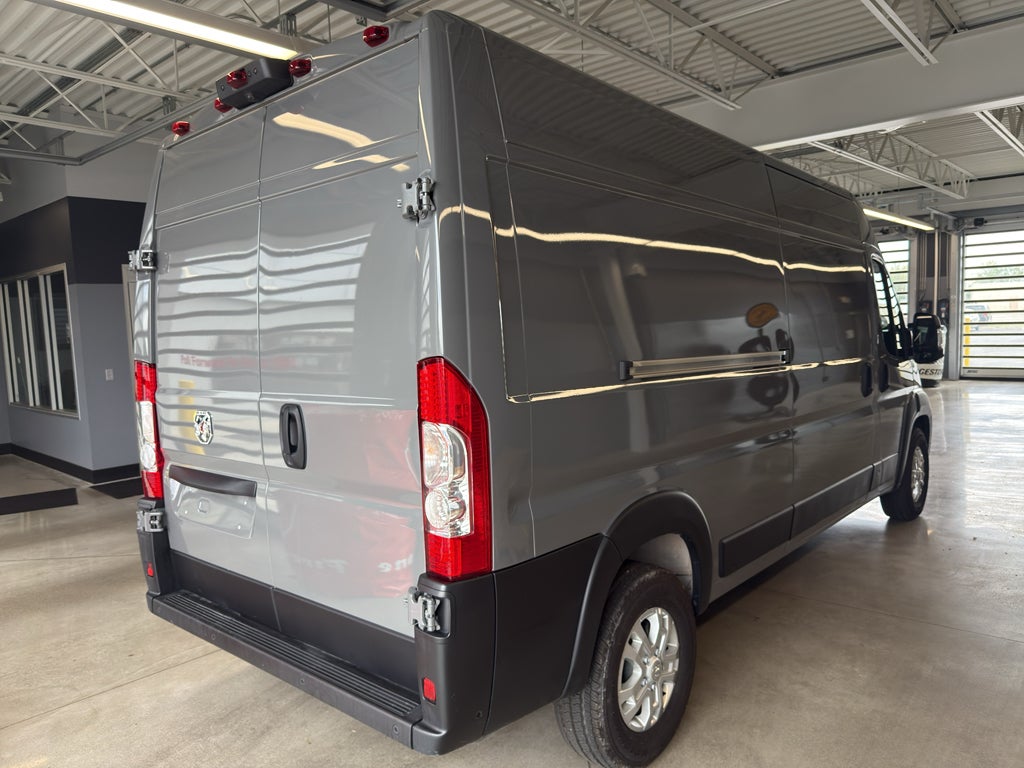 2025 RAM ProMaster 2500 SLT