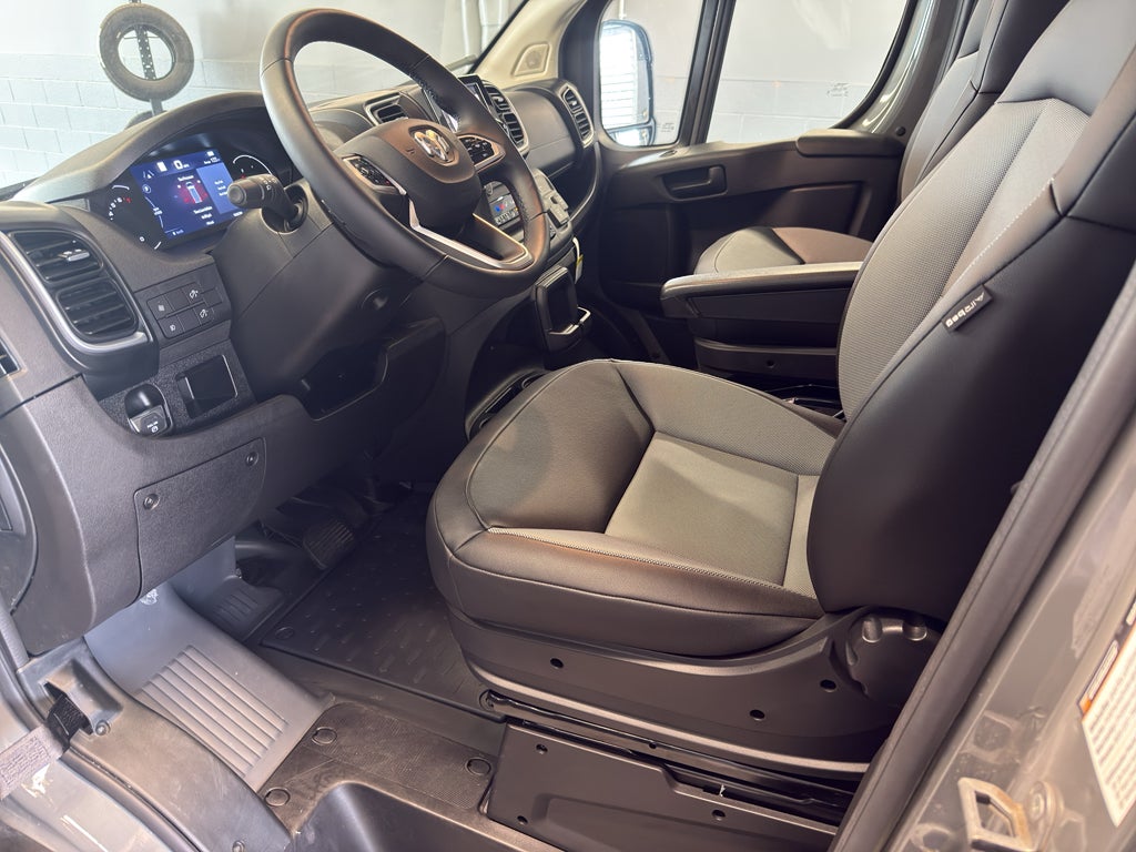 2025 RAM ProMaster 2500 SLT