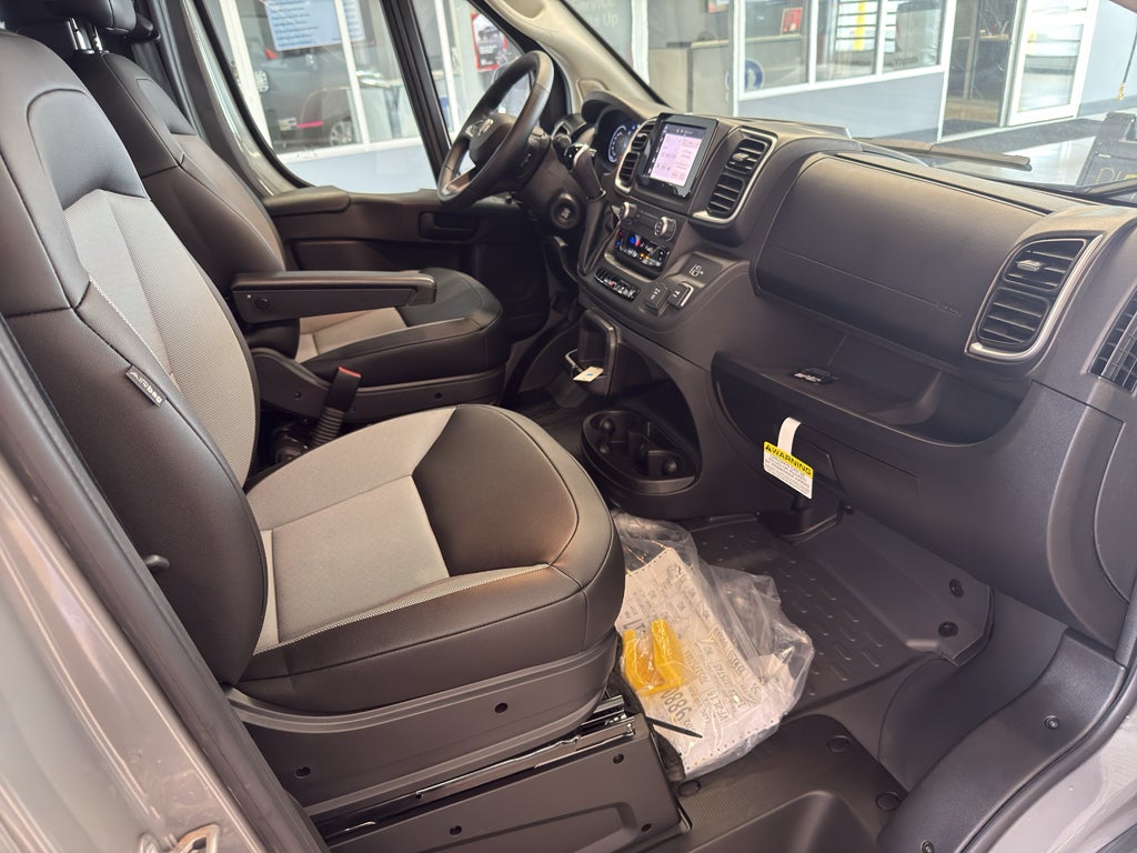 2025 RAM ProMaster 2500 SLT