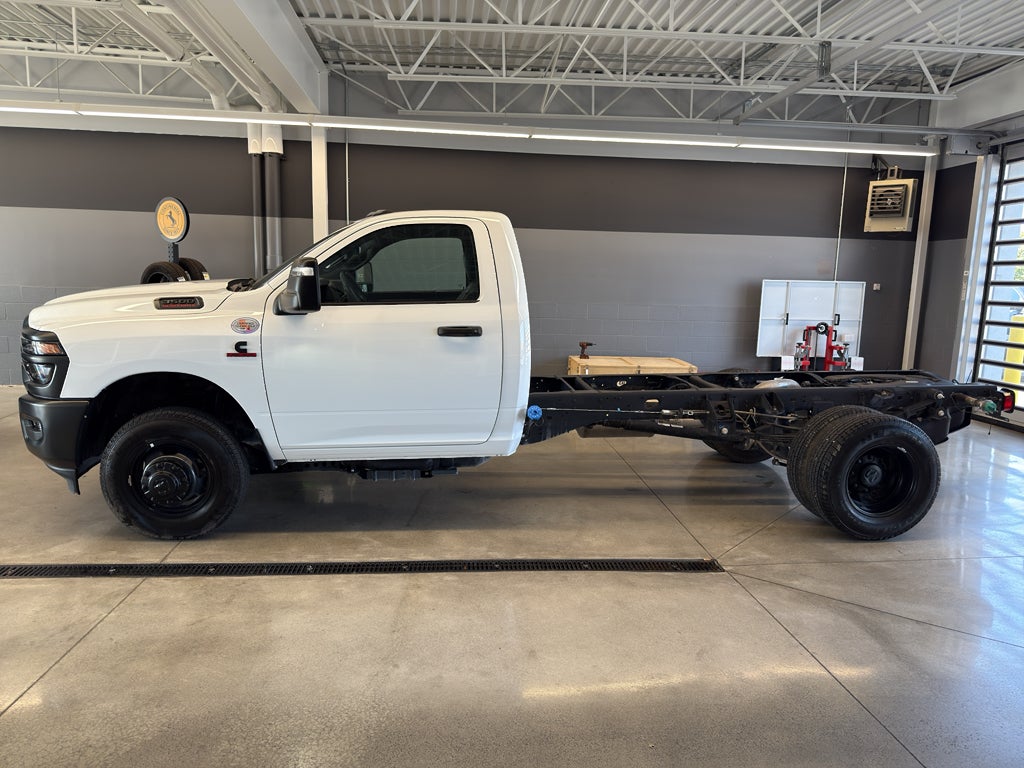 2025 RAM 3500 Chassis Tradesman