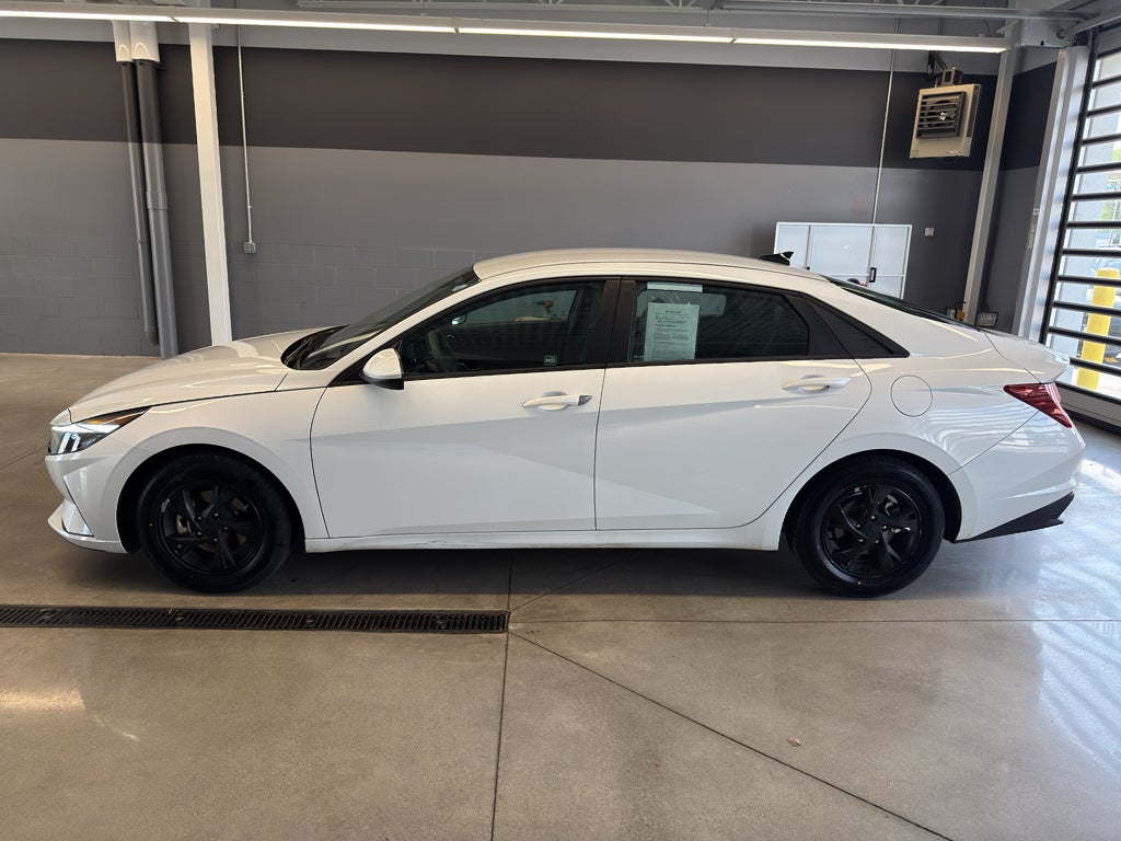 2021 Hyundai Elantra SE