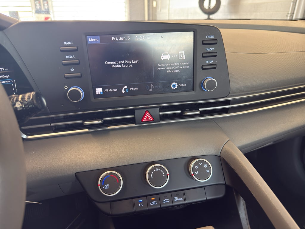 2021 Hyundai Elantra SE