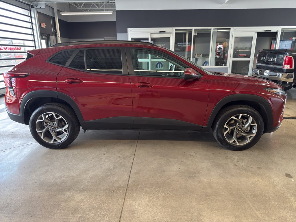 2025 Chevrolet Trax LT