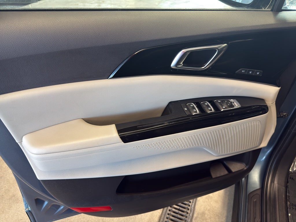 2024 Kia Carnival SX