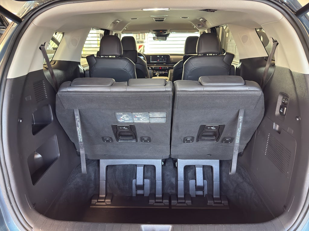 2024 Kia Carnival SX