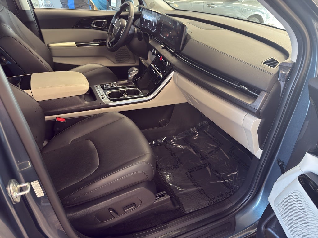 2024 Kia Carnival SX