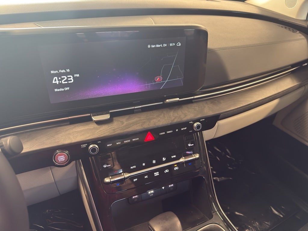 2024 Kia Carnival SX