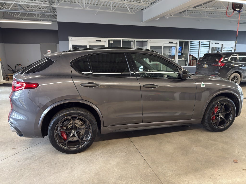 2023 Alfa Romeo Stelvio Quadrifoglio